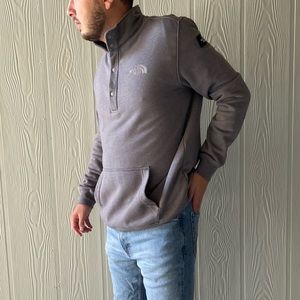 The North Face Quarter-Button-Up Pullover w/ Kangaroo Pocket size Large